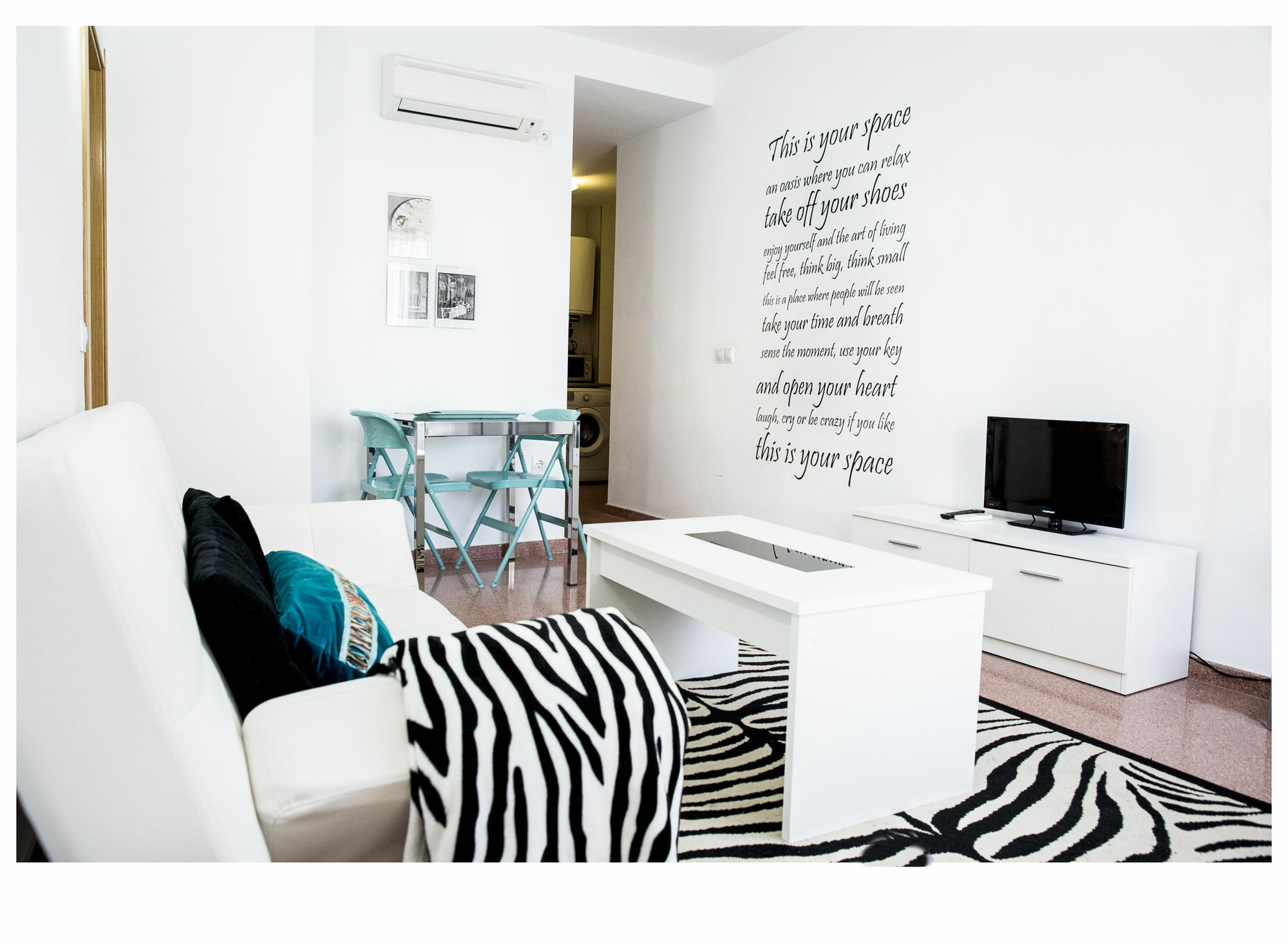 Sea & Wave La Finestra Apartment Малага Екстер'єр фото